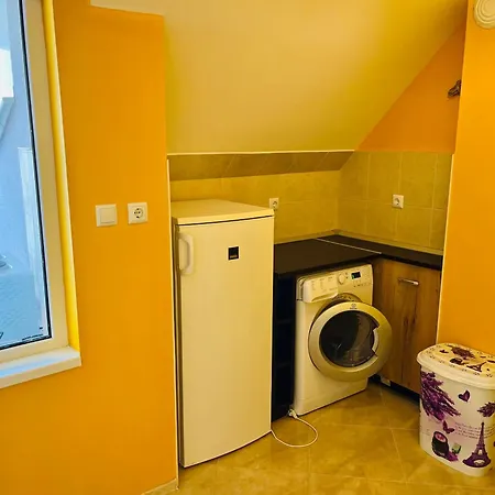 Apartment Family 17 *